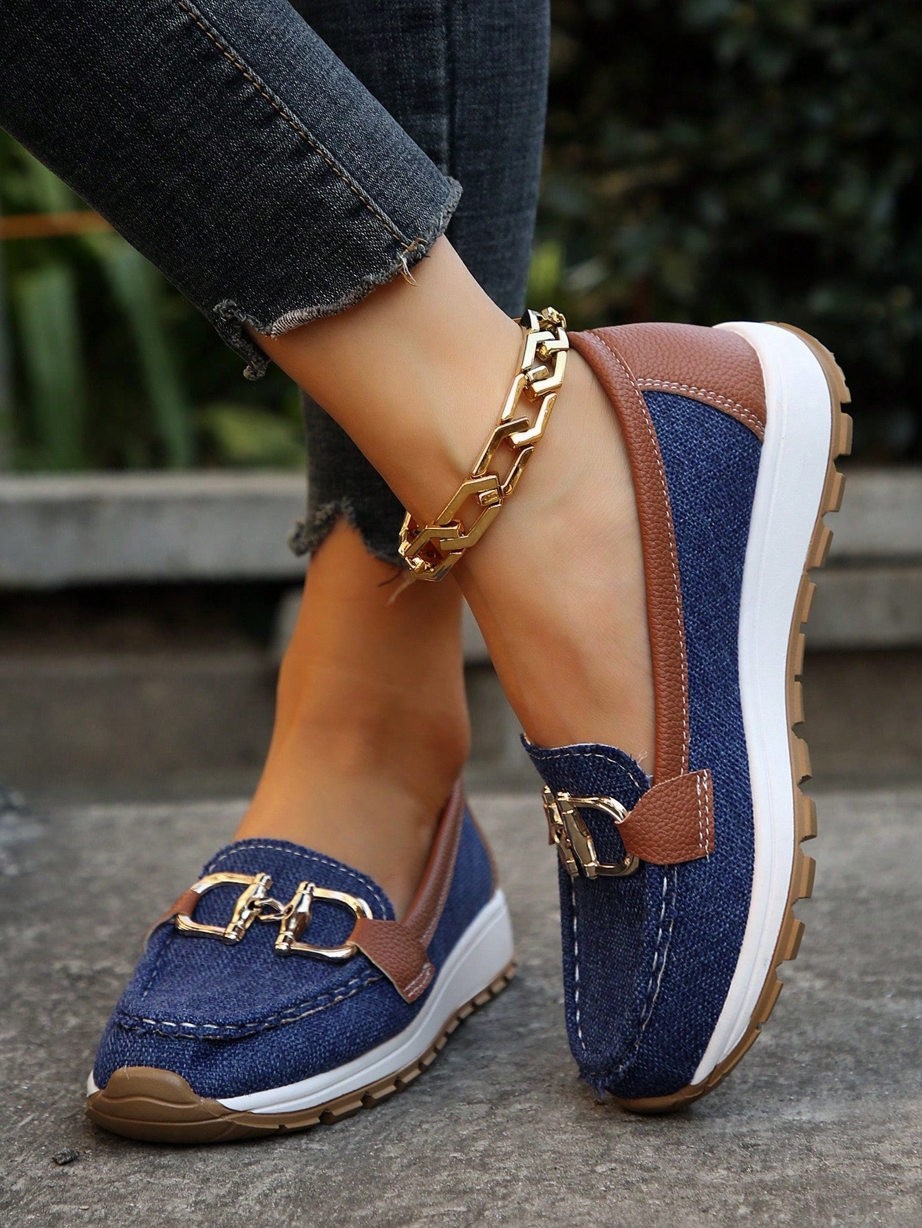 Elly - Chic Buckle Loafers