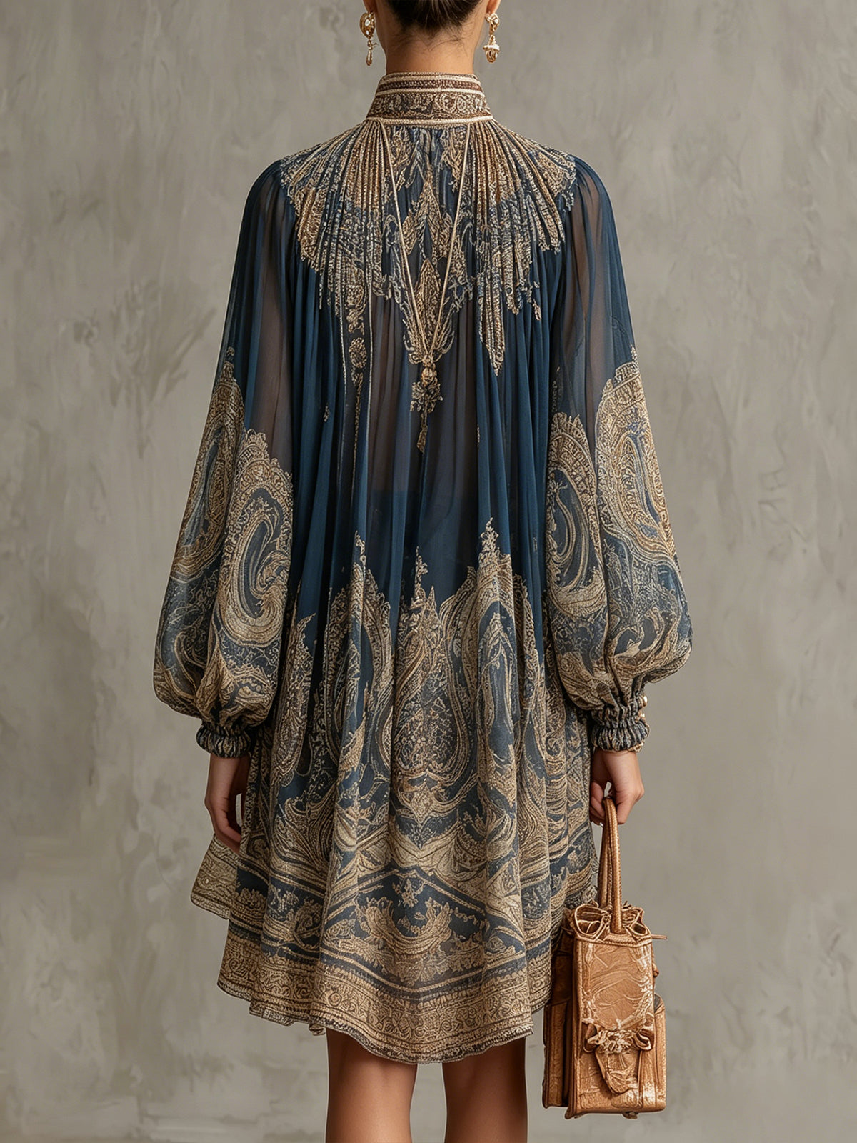 Marianna | Mini dress in navy blue chiffon with golden baroque print