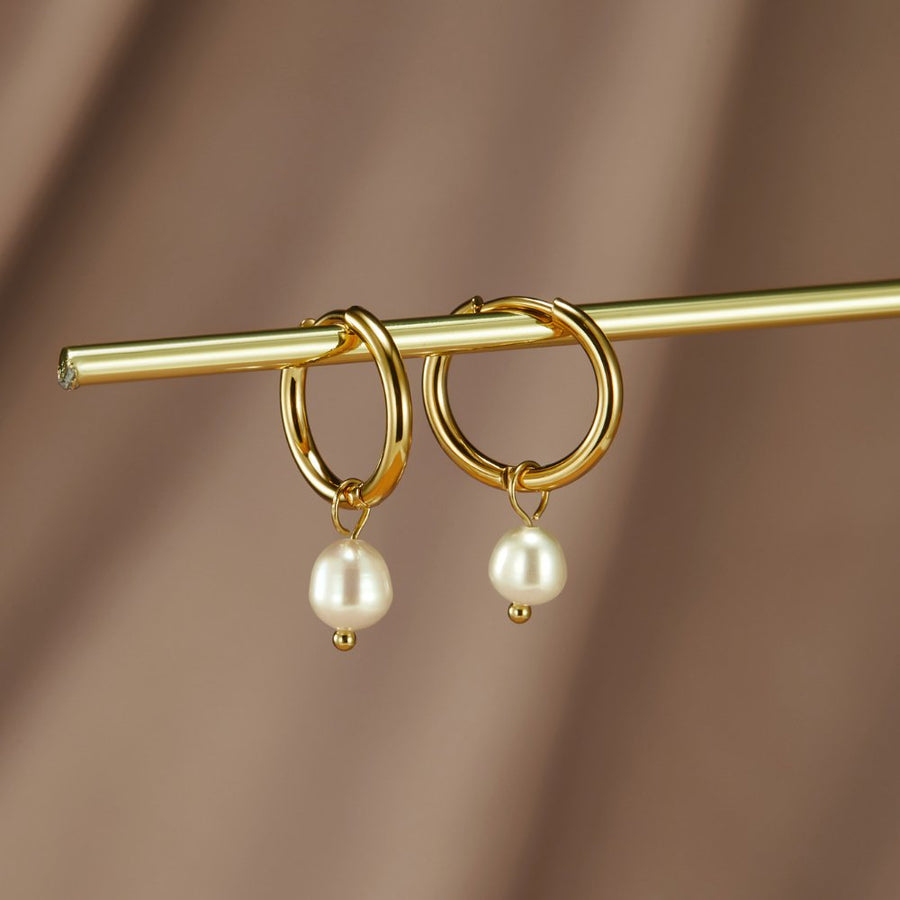 Sam - The Classic Pearl Earrings